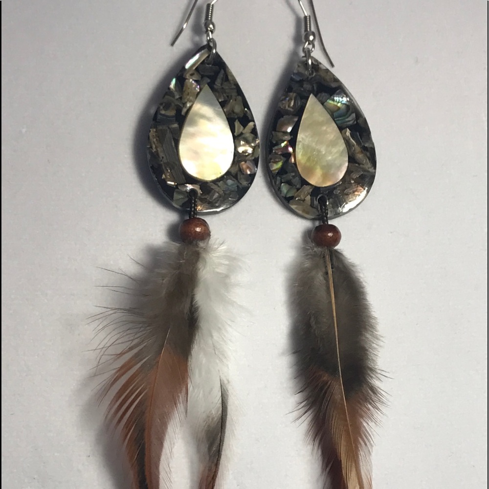 Feather, abalone and mother-of-pearl earrings.